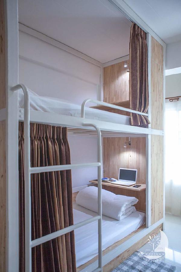 Railway Park Hostel شيانغ ماي المظهر الخارجي الصورة